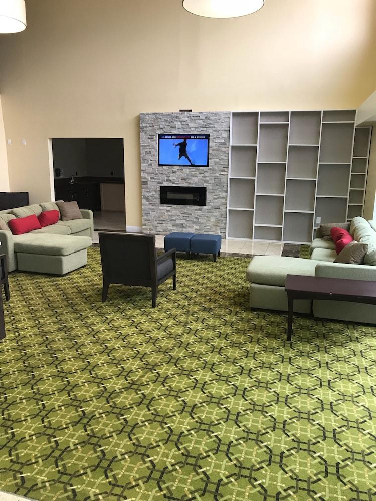 Days Inn & Suites By Wyndham Rochester Hills Mi Экстерьер фото