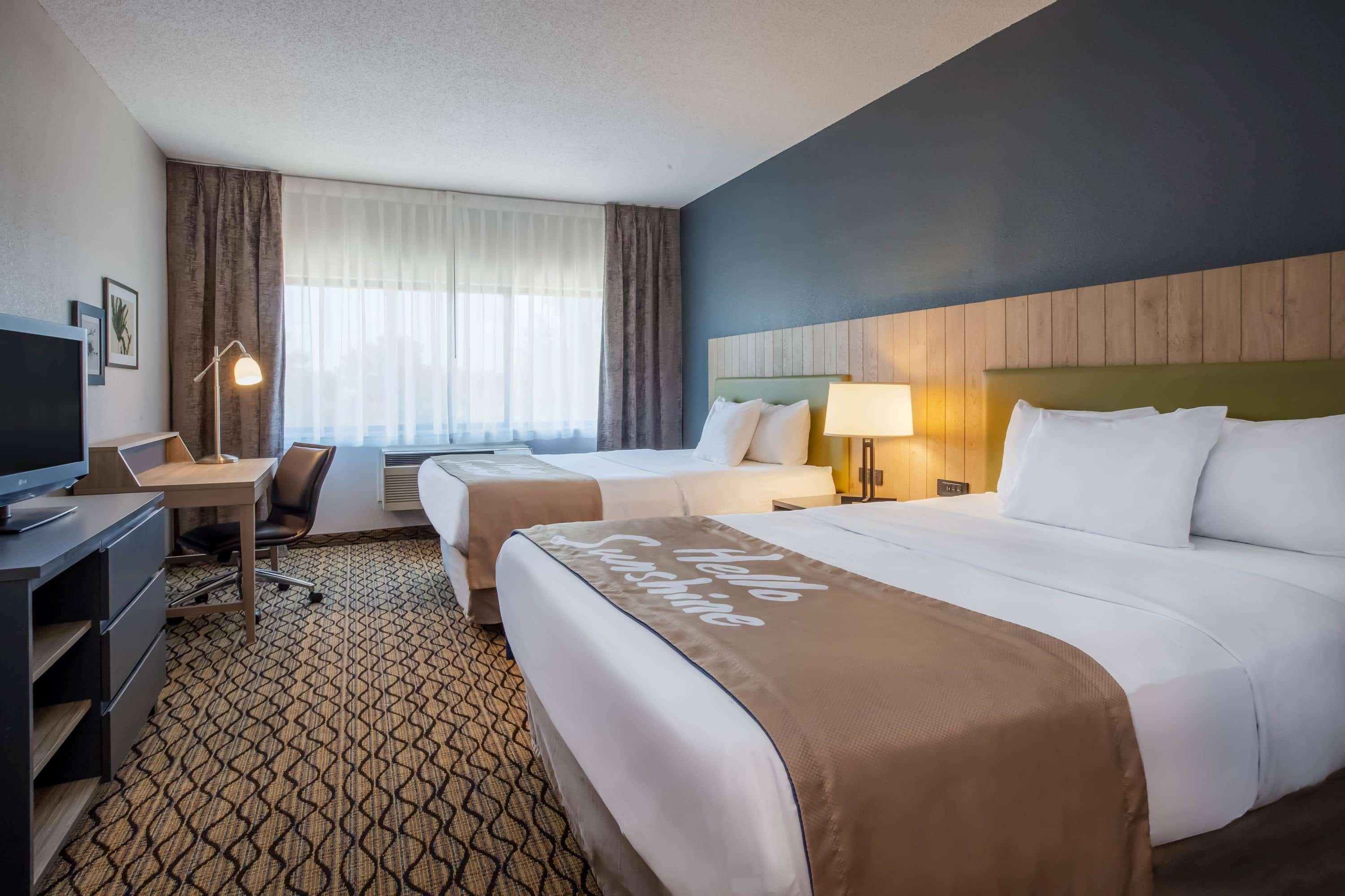 Days Inn & Suites By Wyndham Rochester Hills Mi Экстерьер фото