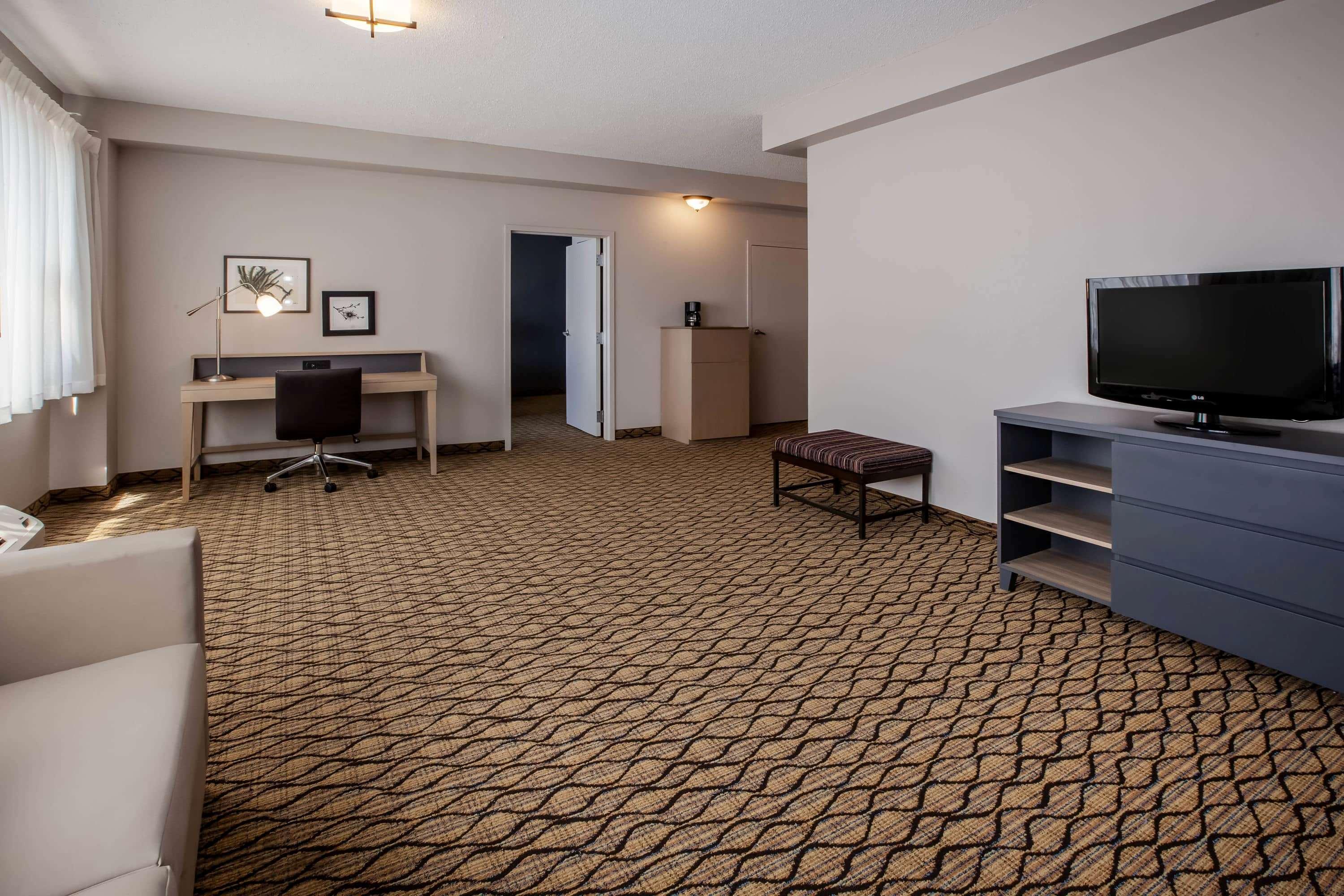 Days Inn & Suites By Wyndham Rochester Hills Mi Экстерьер фото