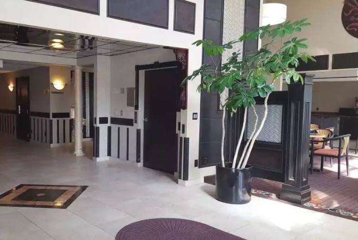 Days Inn & Suites By Wyndham Rochester Hills Mi Интерьер фото